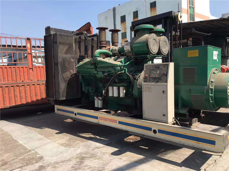 和平如何判断柴油发电机组的机油温度是否达到了合适的预热温度？